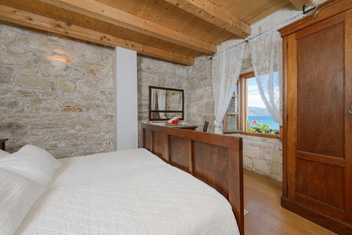 Luxury Beachfront Villa Mare With Private Pool At The Beach Orebic - Peljesac Eksteriør billede