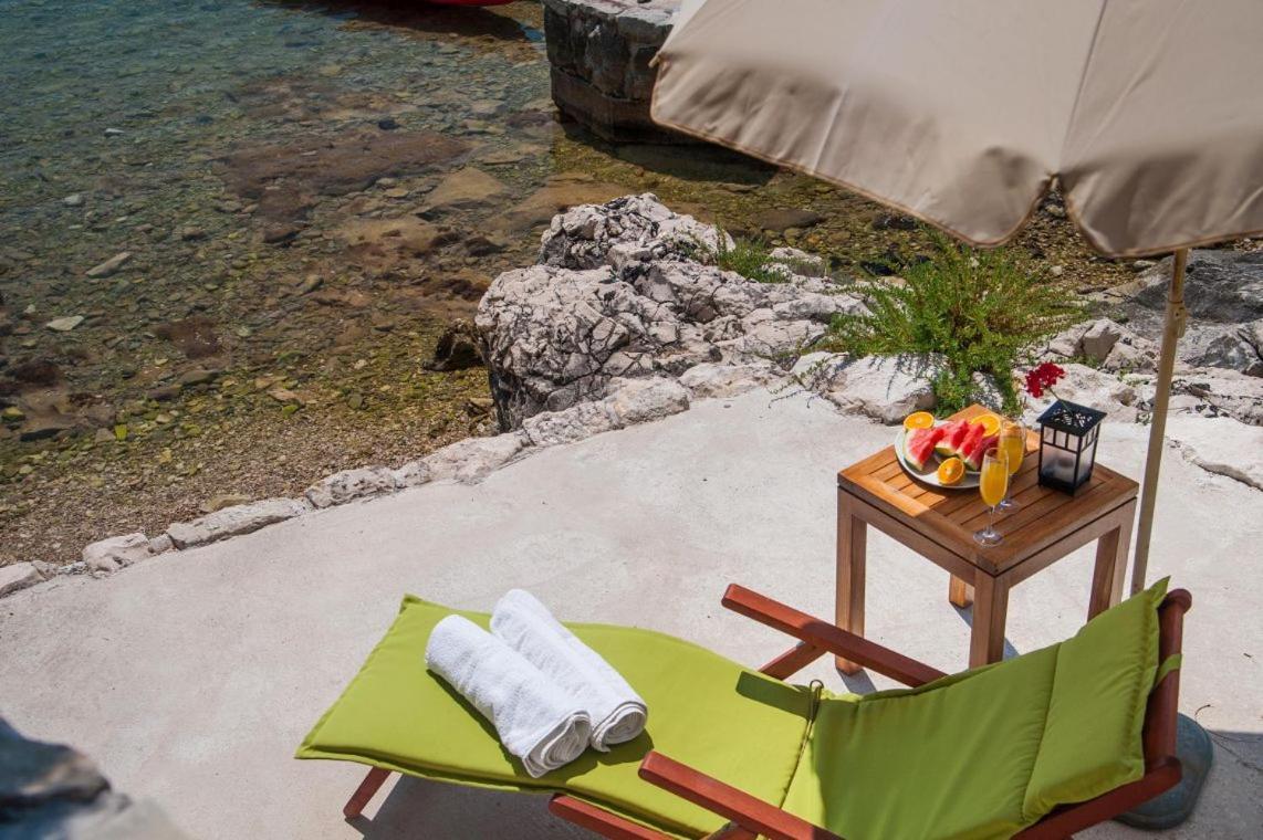 Luxury Beachfront Villa Mare With Private Pool At The Beach Orebic - Peljesac Eksteriør billede