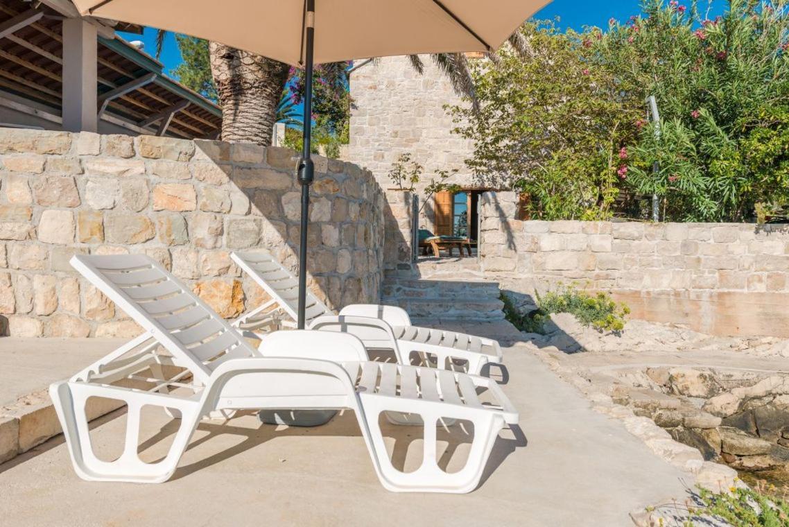 Luxury Beachfront Villa Mare With Private Pool At The Beach Orebic - Peljesac Eksteriør billede